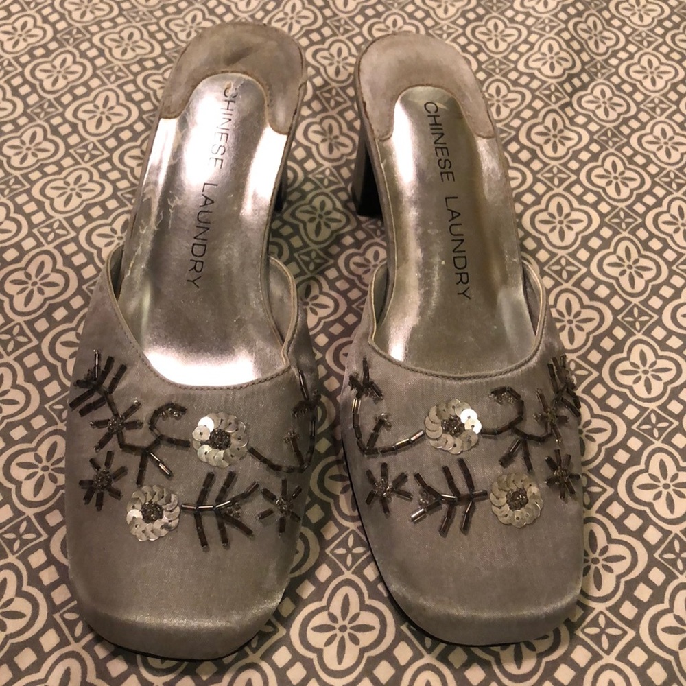 Chinese laundry silver slides